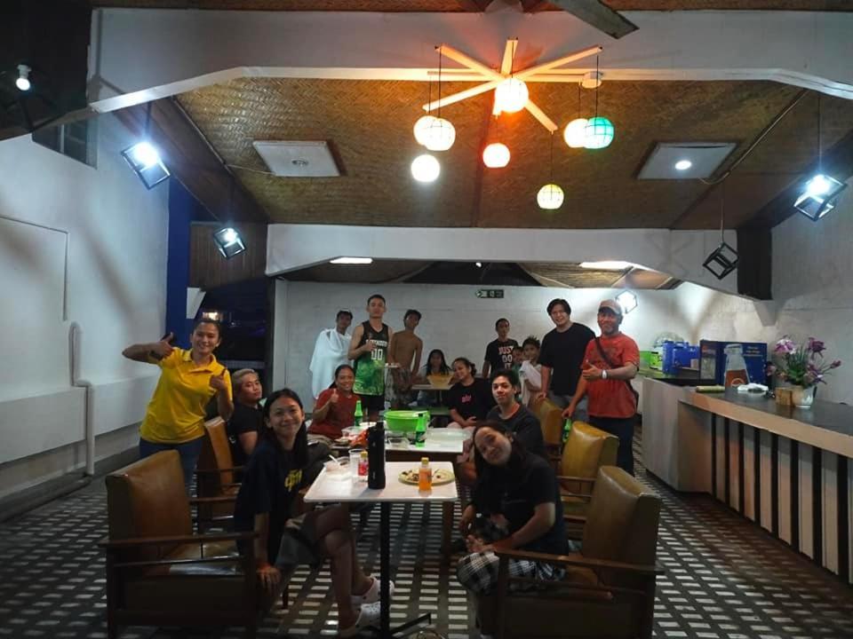 2 Hotel Saleh Angeles Buitenkant foto