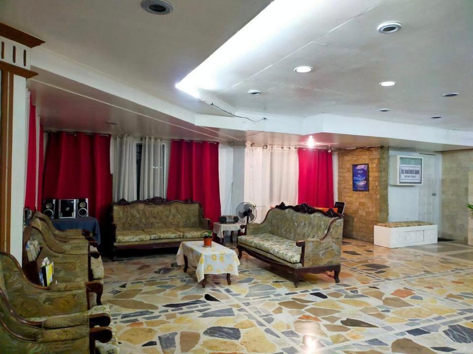 2 Hotel Saleh Angeles Buitenkant foto