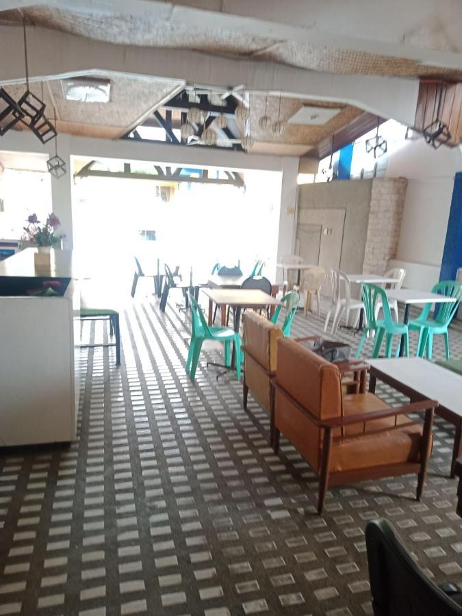 2 Hotel Saleh Angeles Buitenkant foto