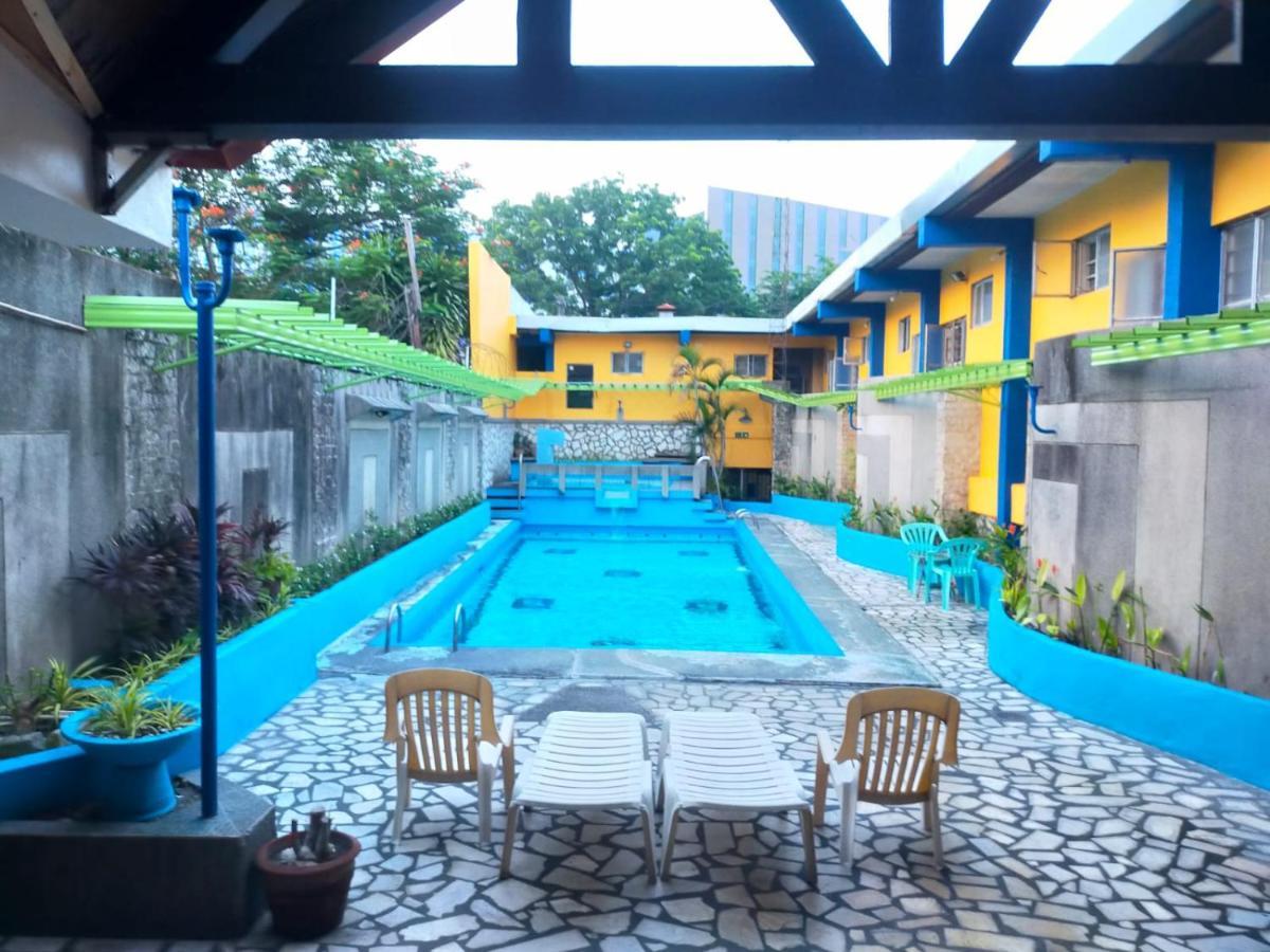 2 Hotel Saleh Angeles Buitenkant foto